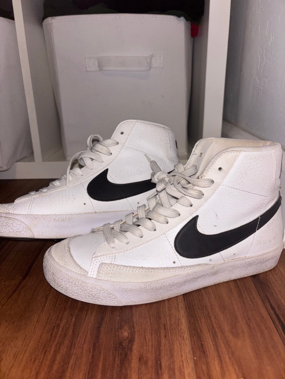 Nike Womens Blazer Mid 77 Size 5.5Y/7W